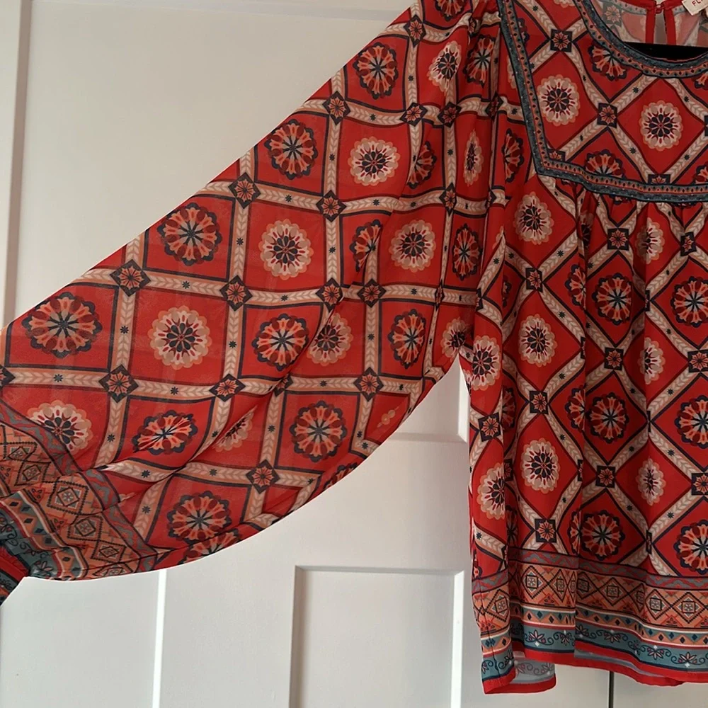 Red patterned top - Picture 2 of 3